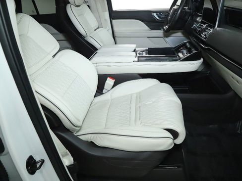 Used 2021 Lincoln Navigator Black Label w/ Special Edition Package image 37