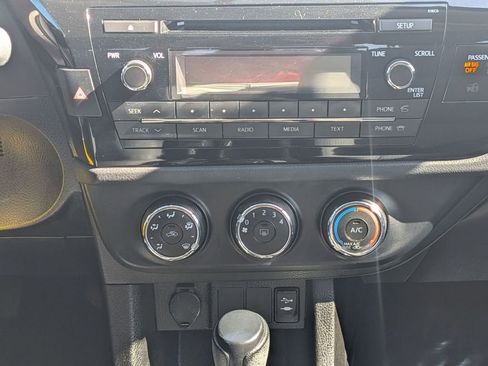 Used 2014 Toyota Corolla L FWD image 25