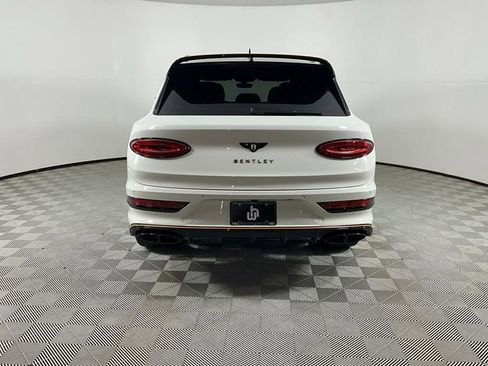 Used 2025 Bentley Bentayga image 8