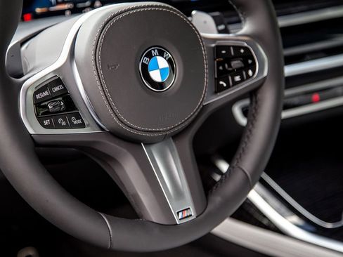 New 2026 BMW X7 xDrive40i w/ Executive Package AWD/4WD image 11
