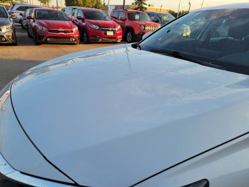 Used 2019 Honda Accord EX image 11