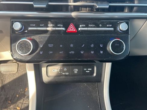 Used 2025 Hyundai Tucson Limited image 21