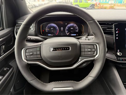 Used 2024 Jeep Wagoneer 4WD image 16