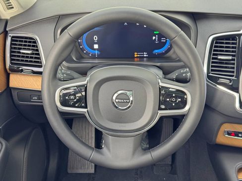 Used 2023 Volvo XC90 T8 Plus image 21