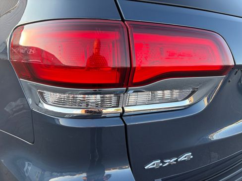 Used 2020 Jeep Grand Cherokee Limited w/ Luxury Group II AWD/4WD image 32