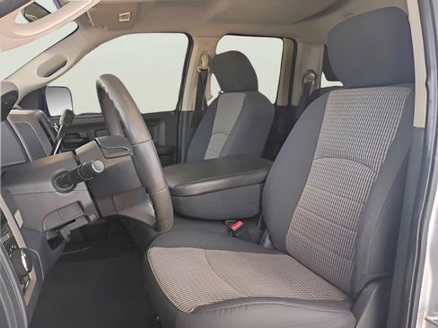 Used 2011 RAM 1500 ST w/ ST Popular Equipment Group AWD/4WD image 3