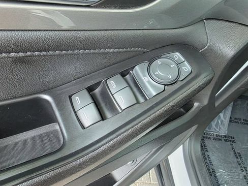 Used 2023 Chevrolet Traverse LT AWD/4WD image 23
