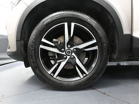 Used 2023 Volvo XC40 B5 Core AWD/4WD image 17
