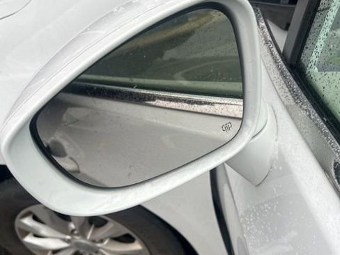 Used 2018 Chrysler Pacifica Touring-L image 15