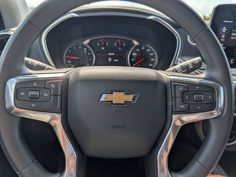 Used 2025 Chevrolet Blazer LT FWD image 22