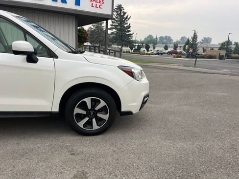 Used 2018 Subaru Forester 2.5i Premium AWD/4WD image 17