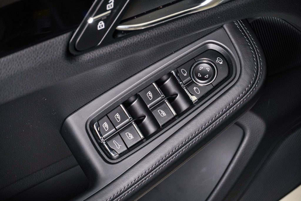 Certified 2026 Porsche Macan S AWD/4WD image 26
