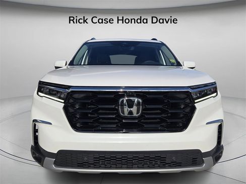 Used 2024 Honda Pilot Elite image 5