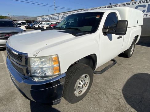 Used 2013 Chevrolet Silverado 2500 W/T image 2