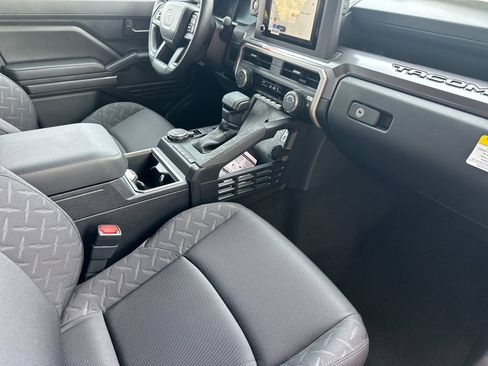 New 2026 Toyota Tacoma SR5 image 14