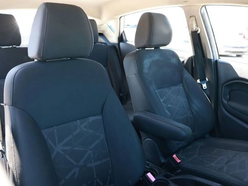 Used 2013 Ford Fiesta SE image 19