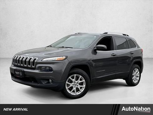 Used 2017 Jeep Cherokee Latitude w/ Cold Weather Group image 1