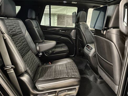 Certified 2023 Cadillac Escalade Sport Platinum w/ LPO, ONYX Package image 23