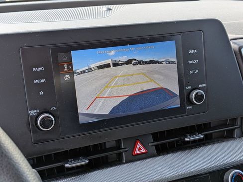 Used 2024 Kia Sportage LX image 22