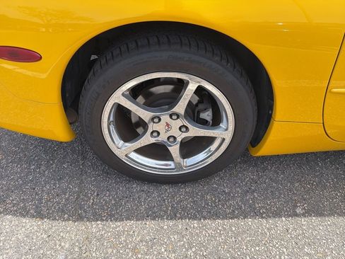 Used 2004 Chevrolet Corvette Convertible w/ Preferred Equipment Group image 17