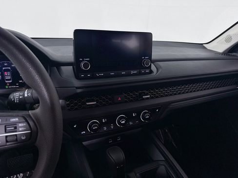 Used 2025 Honda Accord SE image 15