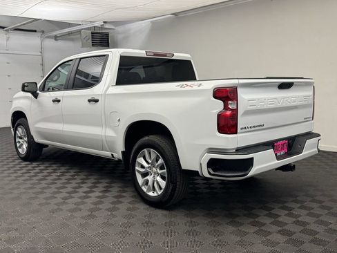 Used 2024 Chevrolet Silverado 1500 Custom image 3