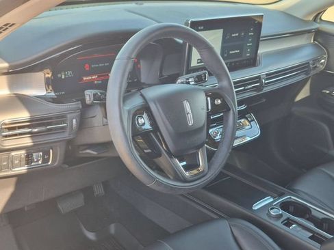 Certified 2024 Lincoln Corsair AWD image 11
