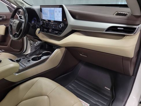 Used 2020 Toyota Highlander Platinum AWD/4WD image 35