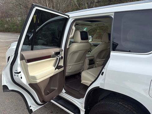 Used 2015 Lexus GX 460 Luxury image 16