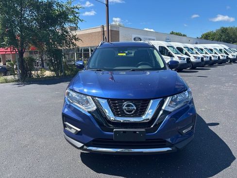 Used 2020 Nissan Rogue SV AWD/4WD image 2
