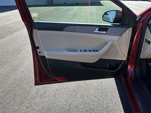 Used 2016 Hyundai Sonata SE image 5