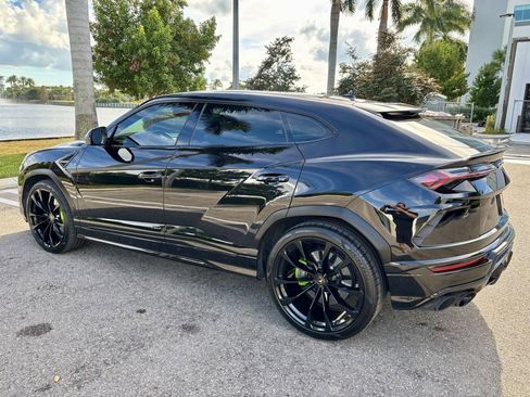 Used 2021 Lamborghini Urus image 9