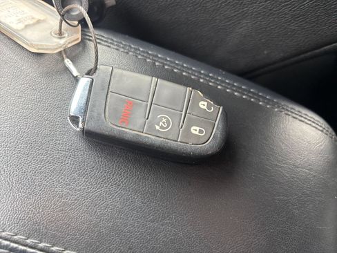 Used 2025 Jeep Compass Limited AWD/4WD image 25