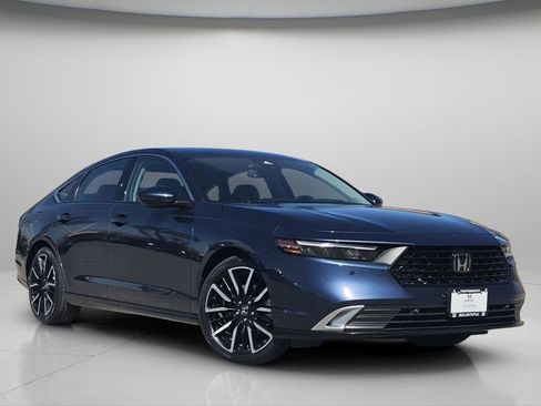 Certified 2023 Honda Accord Touring image 2