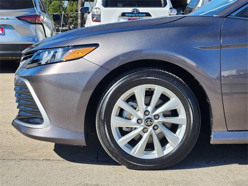 Used 2024 Toyota Camry LE image 5