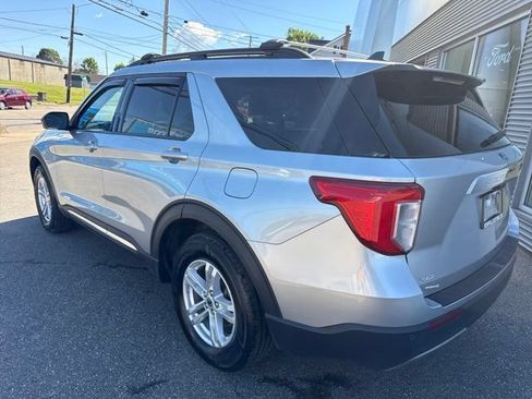 Certified 2023 Ford Explorer XLT w/ Equipment Group 202A AWD/4WD image 7