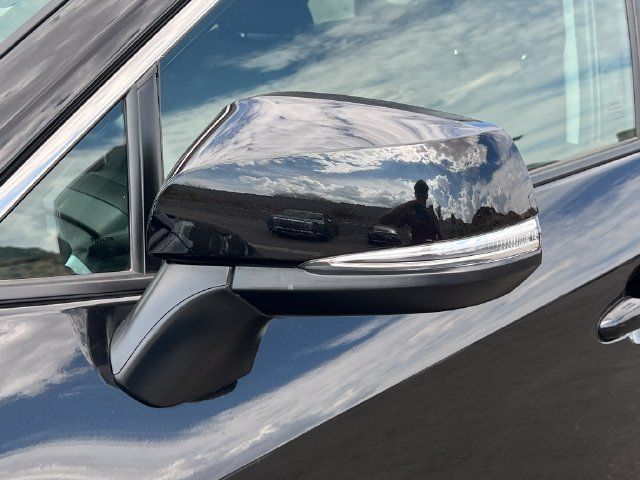 Used 2025 Toyota RAV4 XLE FWD image 13