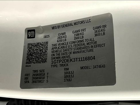 New 2026 GMC Canyon AT4 w/ Off-Road Front Bumper Package image 9