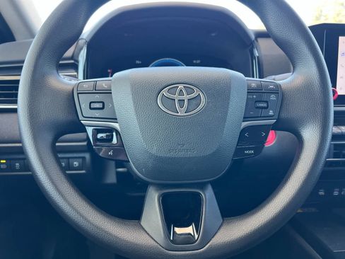 Used 2025 Toyota Camry LE FWD image 23