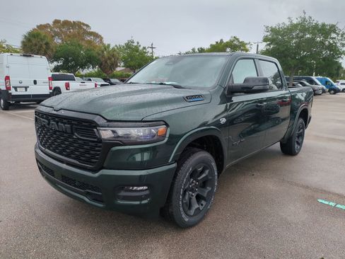 New 2026 RAM 1500 4x4 Crew Cab image 9