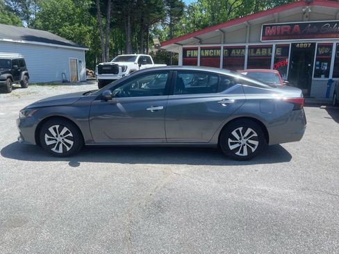 Used 2022 Nissan Altima 2.5 S image 5