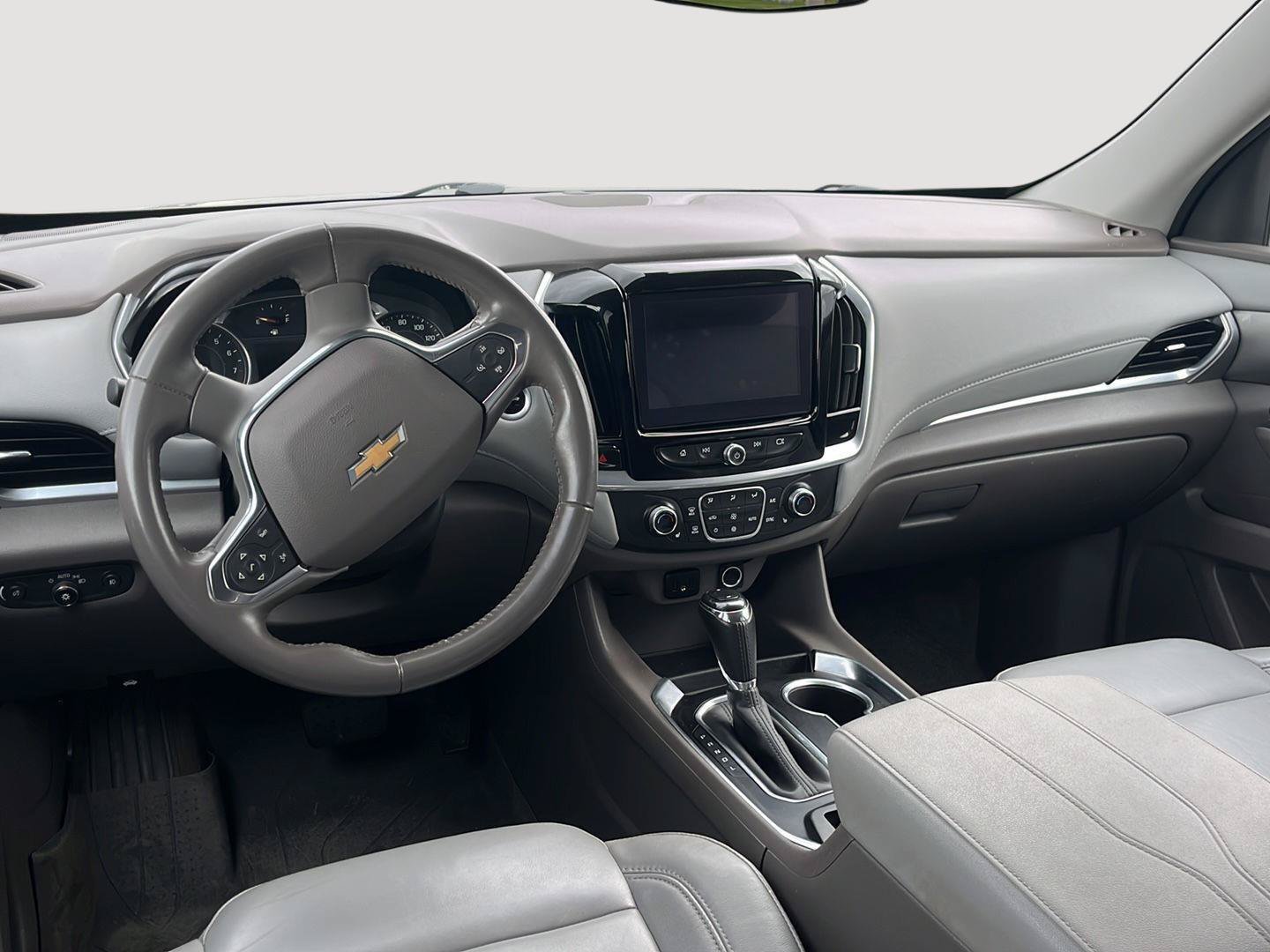 Used 2020 Chevrolet Traverse LT AWD/4WD image 2
