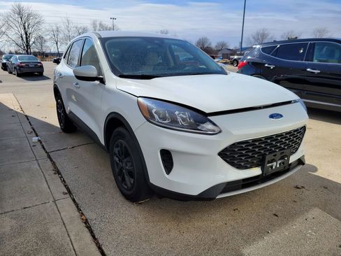 Used 2020 Ford Escape SE image 1