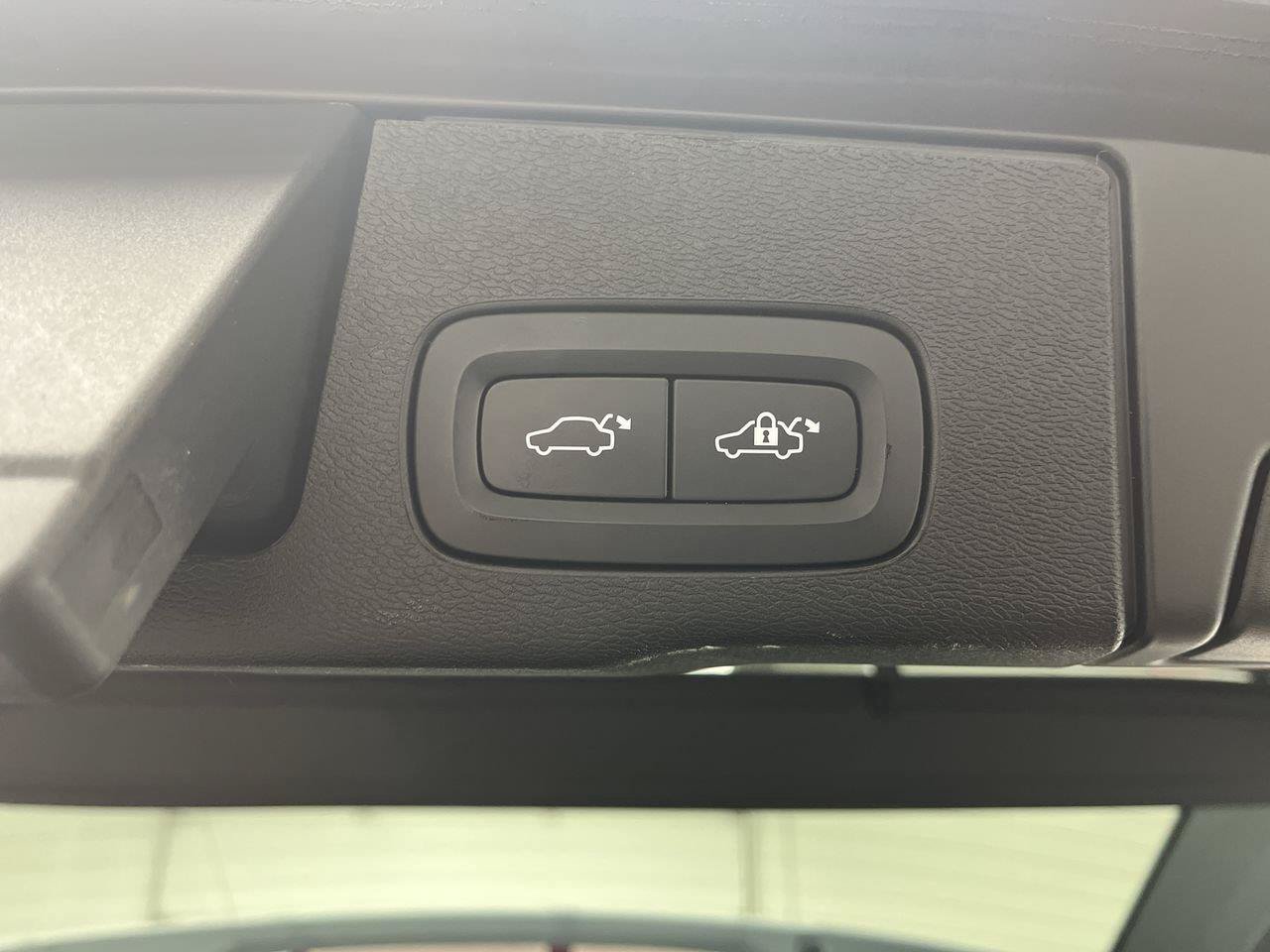 Used 2023 Volvo XC60 B5 Core AWD/4WD image 31