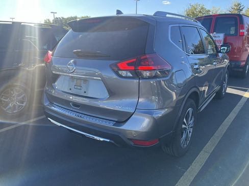 Used 2019 Nissan Rogue SV w/ Sun & Sound Touring Package image 2