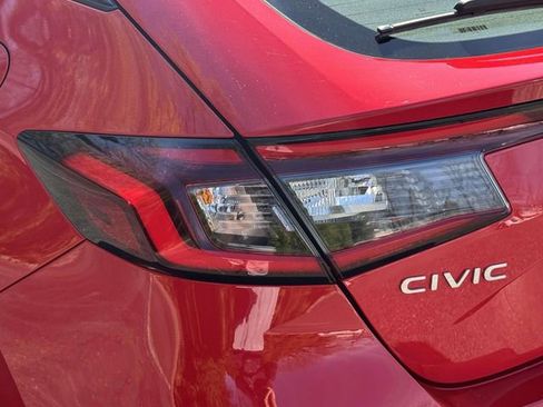 Certified 2025 Honda Civic Sport image 9
