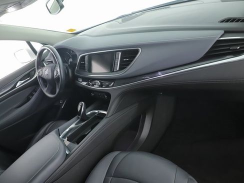 Used 2019 Buick Enclave Essence image 32