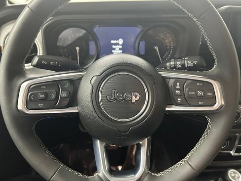 Used 2025 Jeep Wrangler Unlimited Sahara w/ Safety Group AWD/4WD image 18