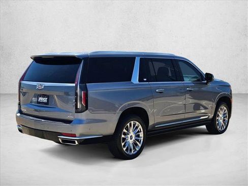 Used 2022 Cadillac Escalade ESV Premium Luxury w/ Performance Package AWD/4WD image 5