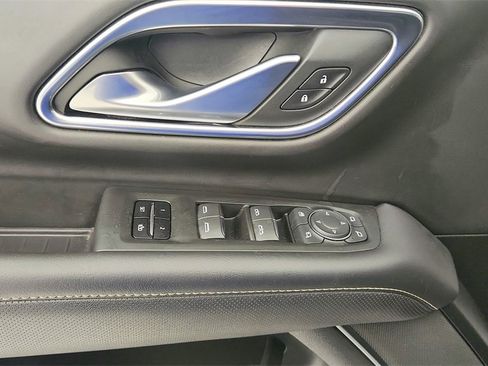 Used 2022 Chevrolet Suburban Premier image 25